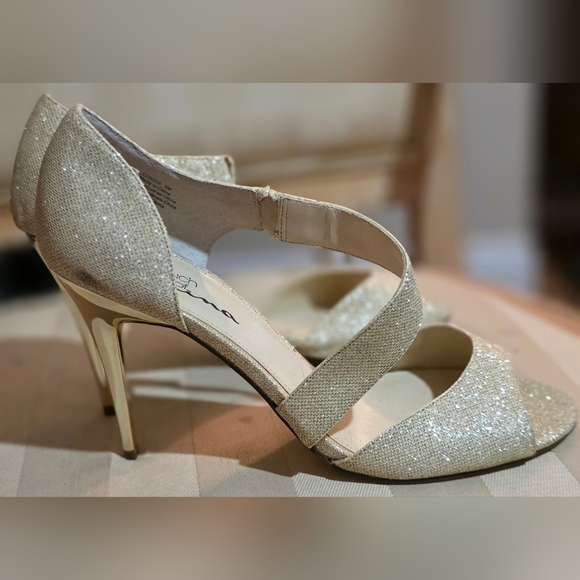NINA CREAM GLITTER GOLD  SHOES OPEN TOED HEELS SIZE 9 - Picture 1 of 8